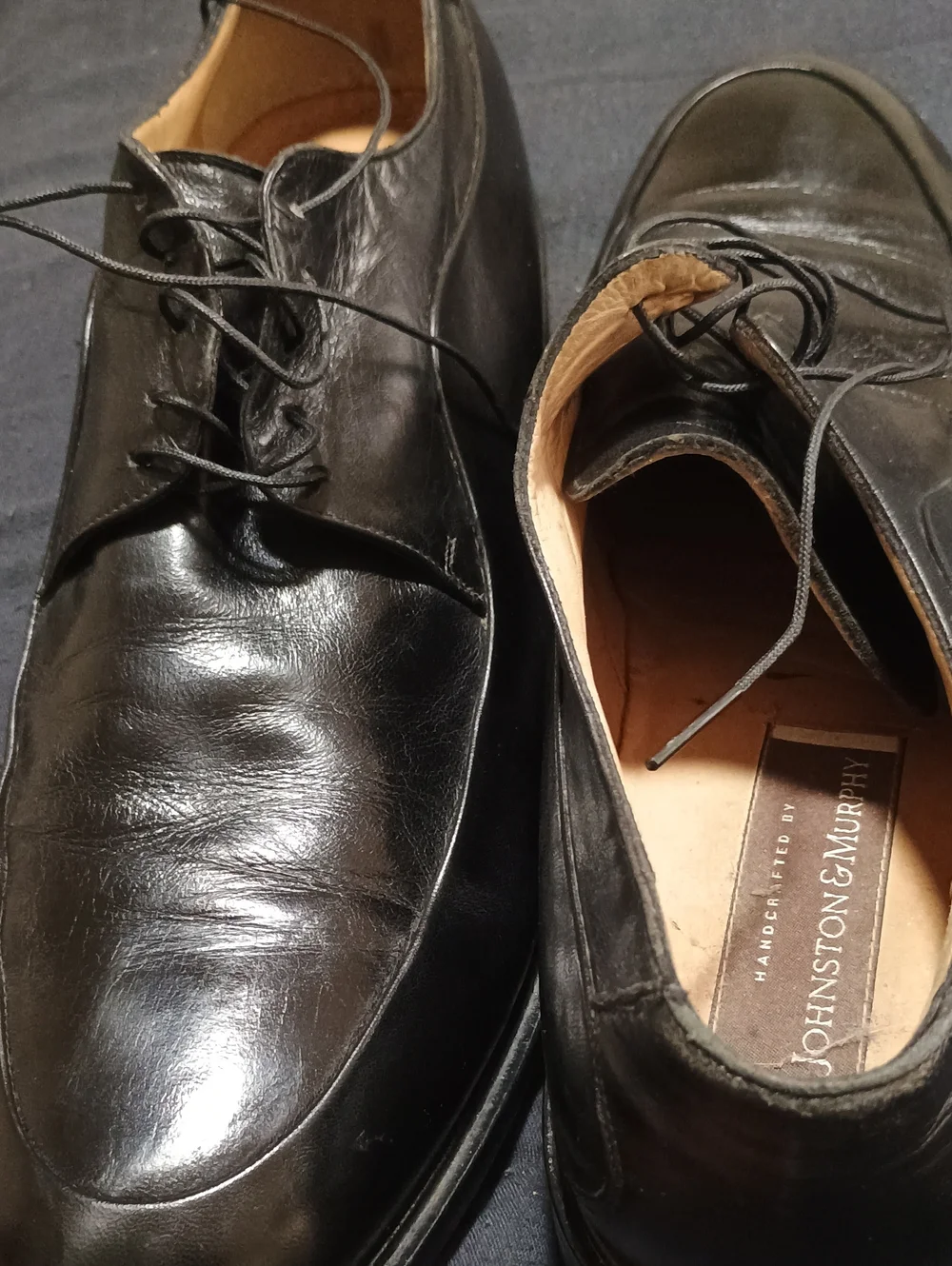 Johnston & Murphy Black Leather Lace-Up Oxfords (236)